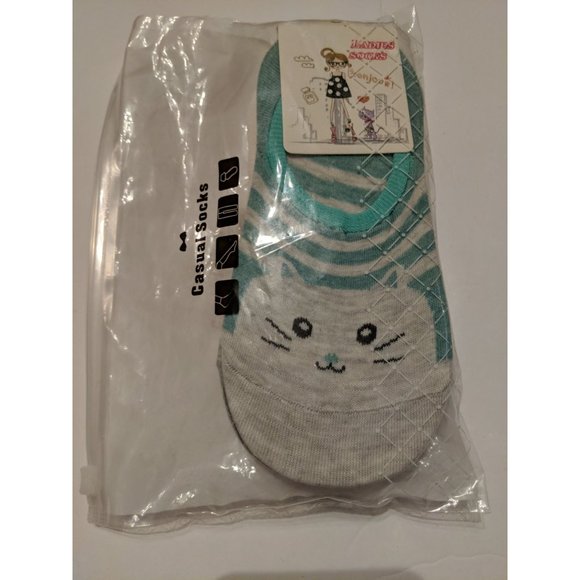 No brand / Not sure Accessories - NWT 5 pairs of adorable animal socks